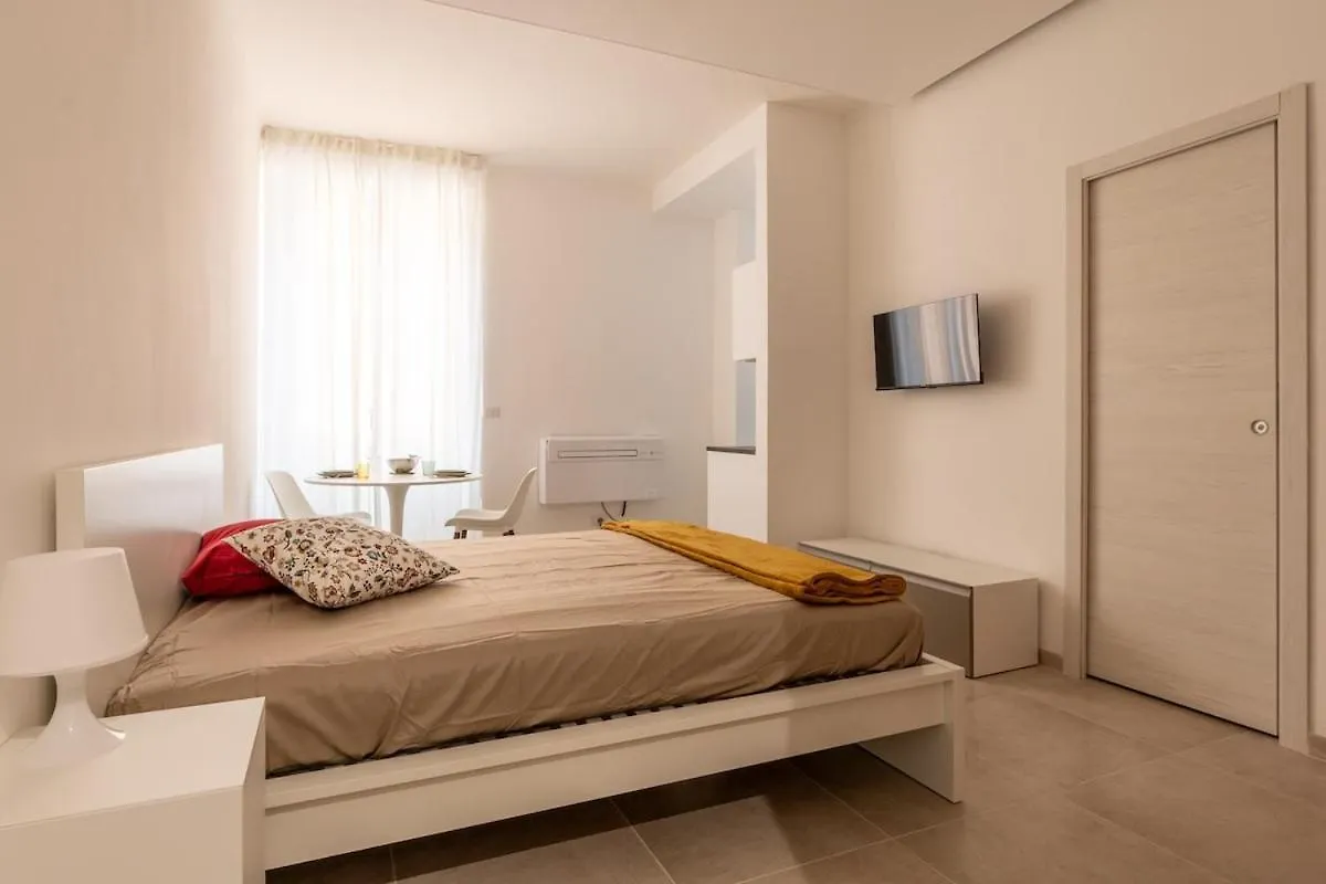 Apartment Edoardo' S House - Milan City - By Host4U Italy