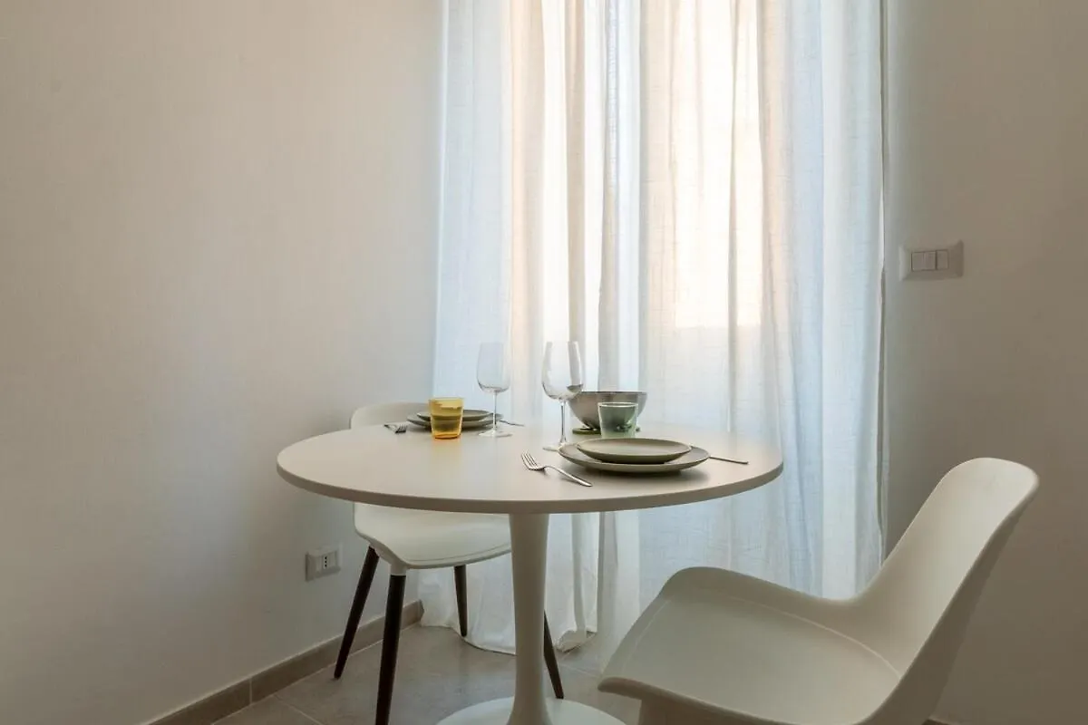 Edoardo' S House - Milan City - By Host4U Italy